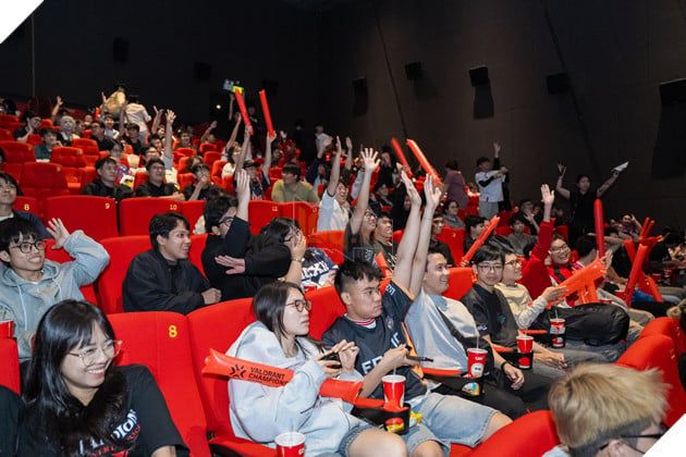 Cộng đồng Esports Việt Nam không ngừng hòa mình vào không khí cuồng nhiệt của Chung Kết Tổng VALORANT Champions 2025 lần 15.