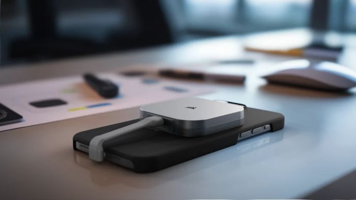 Corsair SSD EX300U hỗ trợ tính năng MagSafe, cho phép gắn trực tiếp vào iPhone.