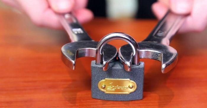 cach-mo-o-khoa-khi-mat-chia-nhanh-gon