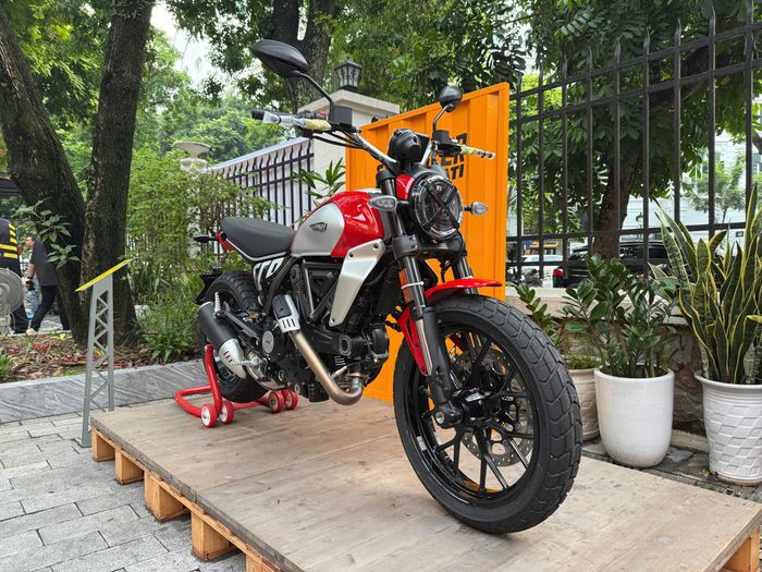 Ducati.jpg