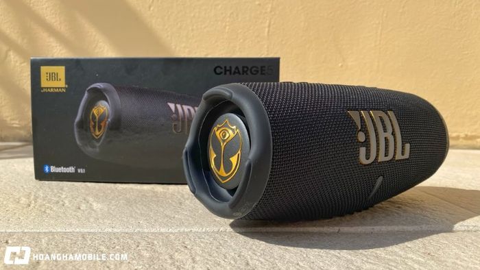 loa-jbl-charge-5-gia-bao-nhieu-lieu-co-tot-nhu-loi-don-3
