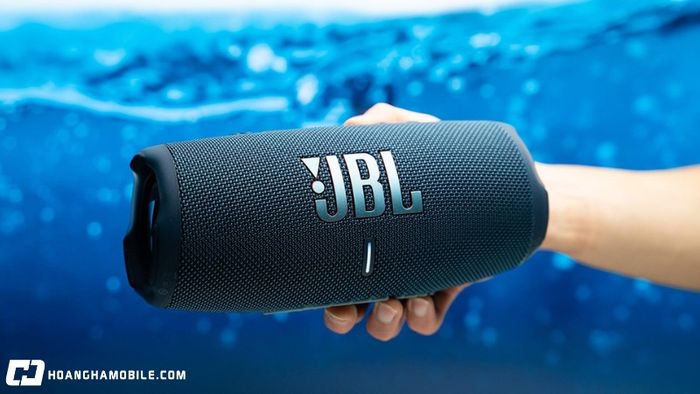 loa-jbl-charge-5-gia-bao-nhieu-lieu-co-tot-nhu-loi-don-1