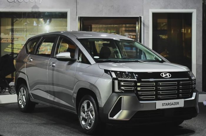 Hyundai Stargazer 2026-3.jpg