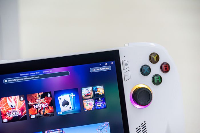ASUS ROG chính thức giới thiệu ROG Xbox Ally và Xbox Ally X với màn hình chất lượng cao, mang lại trải nghiệm hình ảnh tuyệt vời.