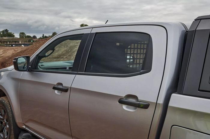 Isuzu D-Max 7.jpg