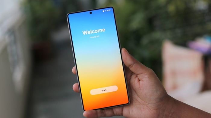 Một bản cập nhật firmware One UI 8.5 cho Galaxy S25 Ultra đã giới thiệu một bộ hình nền động mới