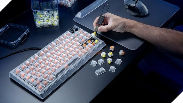 Razer chính thức trình làng bộ sưu tập “Phantom White” bán trong suốt cho các phụ kiện chơi game, tiếp tục đẩy mạnh phong cách thiết kế độc đáo.