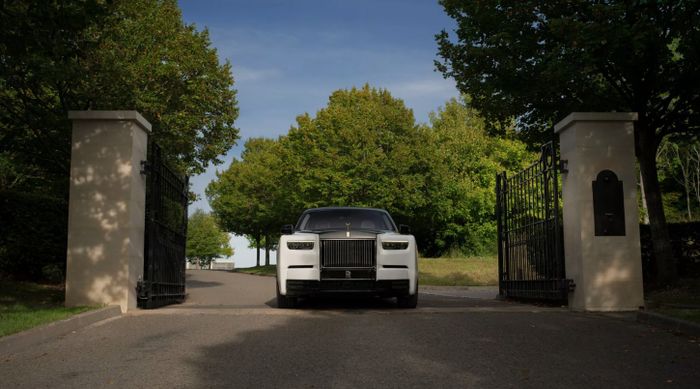 Rolls-Royce-Phantom-Centenary-Private-Collection-4.jpg