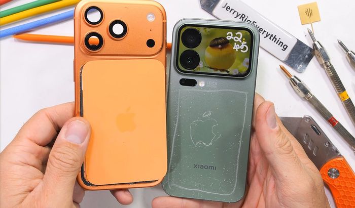 Mặt lưng của Xiaomi 17 Pro được làm từ chất liệu nhựa.