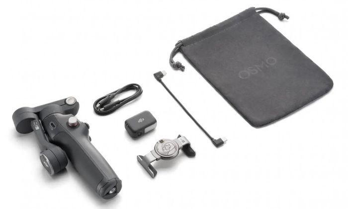 Các phụ kiện đi kèm trong hộp bán lẻ của DJI Osmo Mobile 8