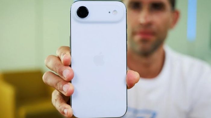 iPhone 17 và phiên bản 17 Pro Max vừa ra mắt đang gây chú ý với nhiều cải tiến đáng kể.