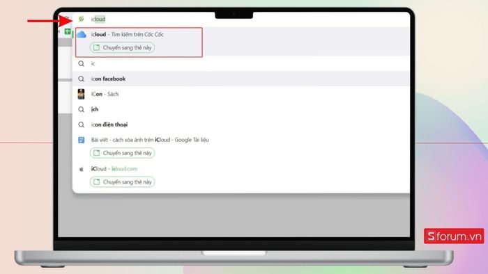 Mở trình duyệt và vào trang iCloud.com.