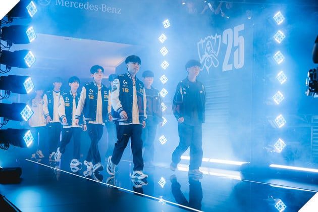 CKTG 2025: KT Rolster Thi Đấu Đầy Kinh Nghiệm, Vững Vàng Hướng Tới Bán Kết