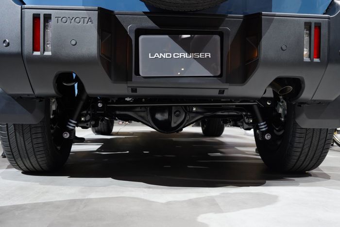 Toyota Land Cruiser FJ 9.jpg