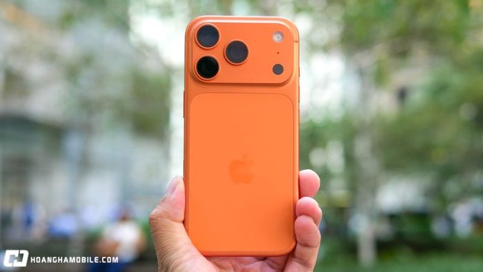 tong-hop-hinh-anh-iphone-17-pro-max-mau-cam-vu-tru-dang-chay-hang-7