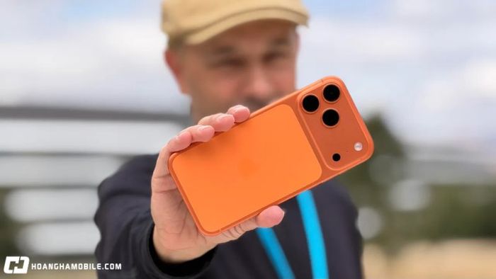 tong-hop-hinh-anh-iphone-17-pro-max-mau-cam-vu-tru-dang-chay-hang-8