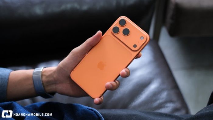 tong-hop-hinh-anh-iphone-17-pro-max-mau-cam-vu-tru-dang-chay-hang-5