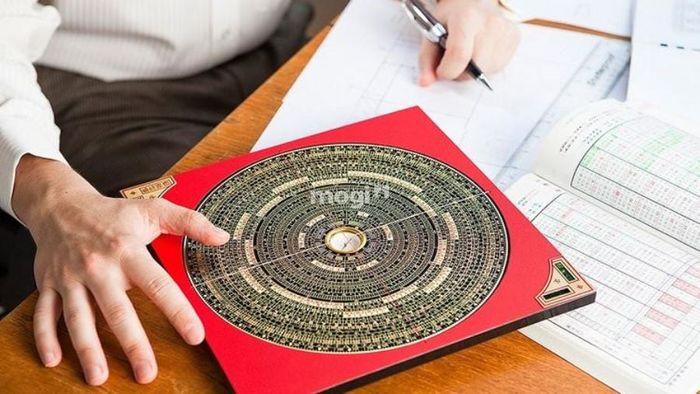 Gia chủ tuổi Quý Dậu 1993 năm 2026 phạm Hoang Ốc nhưng lại rơi vào cung tốt