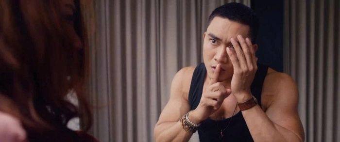 Bịt Mắt Bắt Nai mang đến cho khán giả những tràng cười giải trí vì... quá phi lý