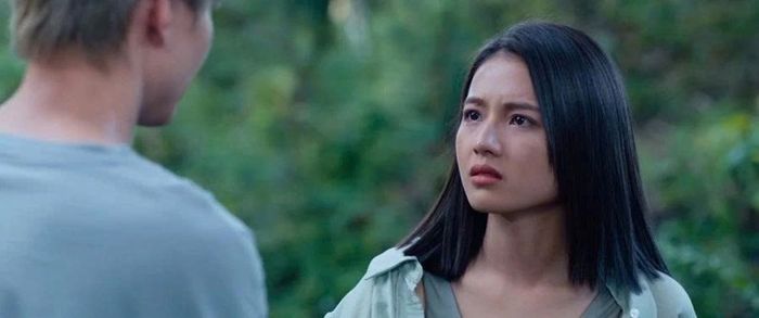 Nhiều cảnh quay phông xanh trông như đang quay TVC hay MV vậy