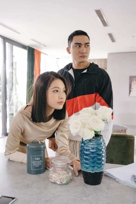 Các nhân vật trong Bịt Mắt Bắt Nai đều có những hành động khó hiểu