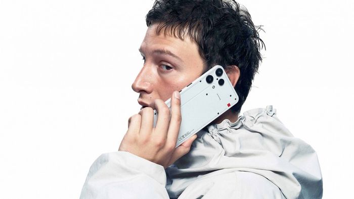 Điện thoại mang trong mình thiết kế đơn giản nhưng vô cùng tinh tế.
