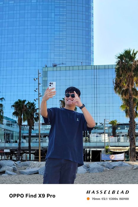 Reviewer Duy Thẩm đánh giá cao cụm camera và những thay đổi mới về thiết kế của OPPO Find X9 Pro.