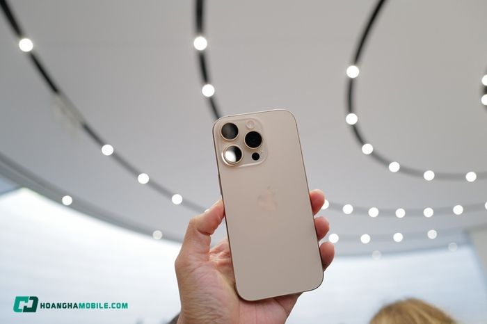 iphone-16-pro-max-256gb-08