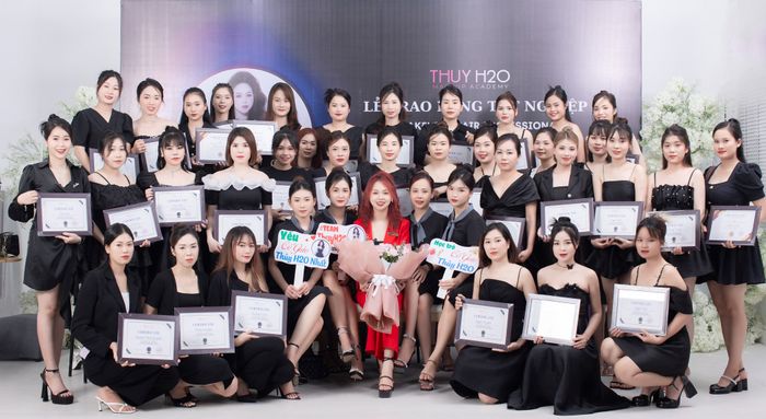 Ảnh 1 của Thuy H2O Makeup Academy