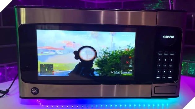 Chiếc PC chơi game “lò vi sóng” độc đáo với giá 2.000 USD lại tiếp tục làm dậy sóng cộng đồng mạng.