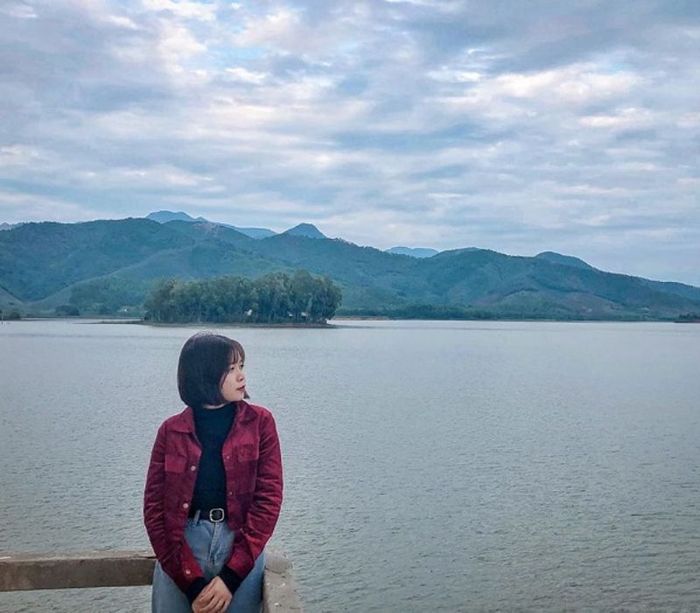 Hồ Khe Chè Quảng Ninh: Một địa điểm du lịch sinh thái tuyệt vời cho cuối tuần thư giãn.