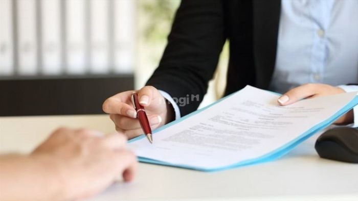 Đọc kỹ hợp đồng thuê phòng trọ sẽ giúp sinh viên bảo vệ quyền lợi của mình trong trường hợp xảy ra tranh chấp.