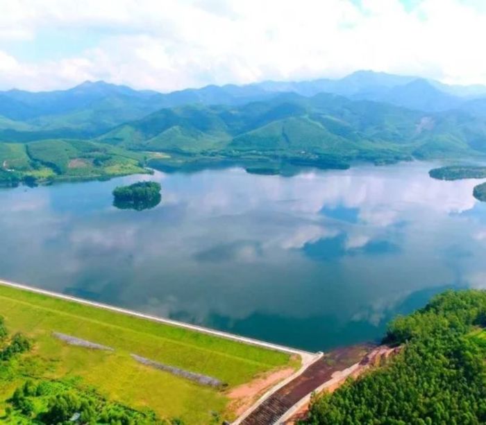 Hồ Khe Chè Quảng Ninh: Thiên đường du lịch sinh thái lý tưởng vào dịp cuối tuần.