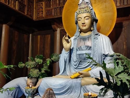 Ngày vía Đức Quán Thế Âm xuất gia
