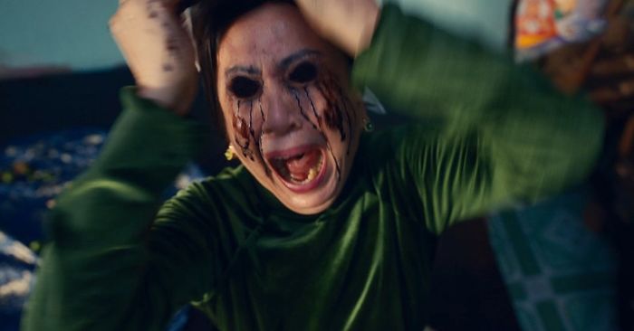 Âm thanh với âm lượng lớn không cần thiết khiến người xem cảm thấy chói tai và khó chịu.