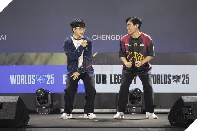 Không khí cuồng nhiệt của Viewing Party CKTG 2025 tại Việt Nam 15