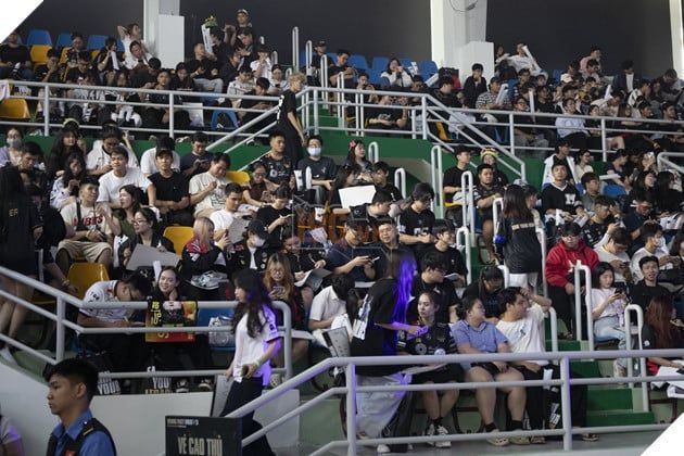 Khung cảnh đầy nhiệt huyết tại Viewing Party CKTG 2025 tại Việt Nam 14