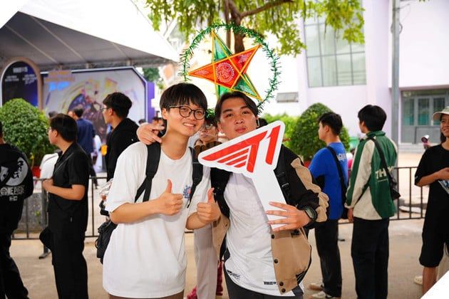 Bầu không khí sôi động tại Viewing Party CKTG 2025 tại Việt Nam 10