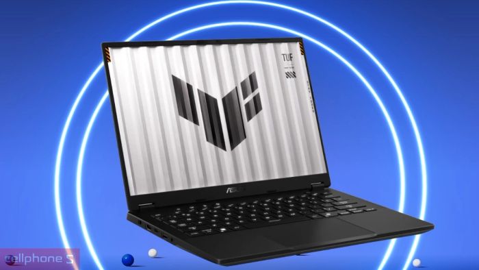 RAM dung lượng 32GB, ổ cứng 1TB PCIE