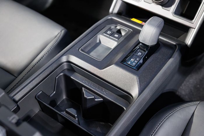 Toyota Hilux BEV 7.jpg