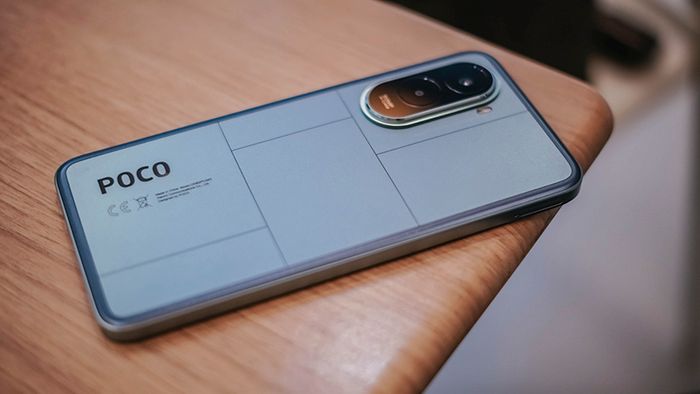 POCO-M7-8