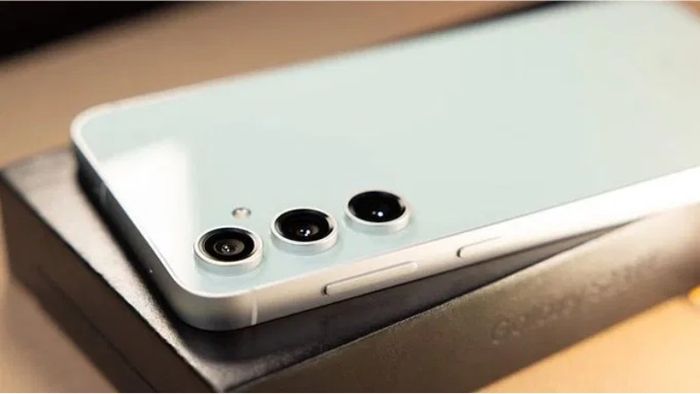 Pin khủng 5.000 mAh.