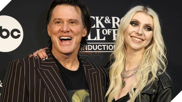 Jim Carrey và Taylor Momsen tái ngộ sau nhiều năm kể từ khi đóng chung trong The Grinch.