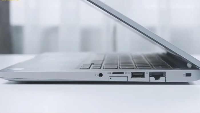 So sánh Dell Latitude 5310 với các thế hệ trước và sau