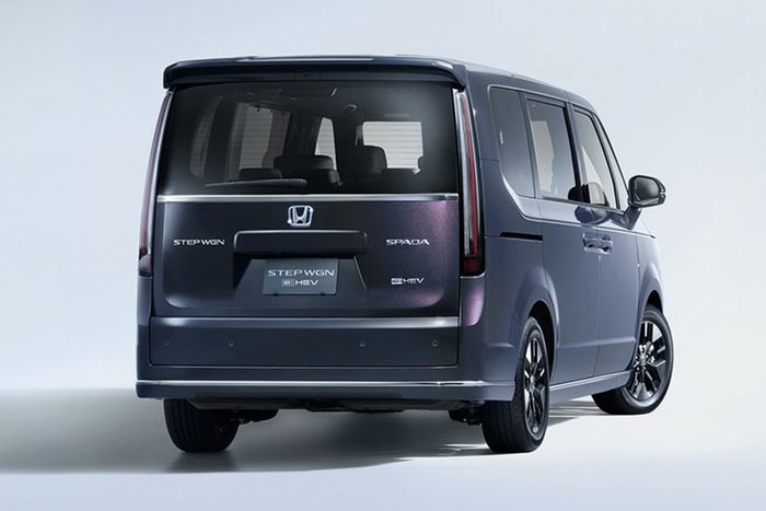 Honda StepWGN eHEV 2.jpg