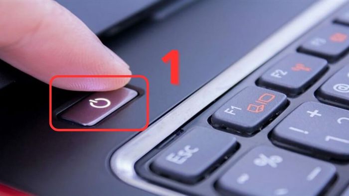 Cách kiểm tra năm sản xuất của Dell Latitude 5480, bước 1