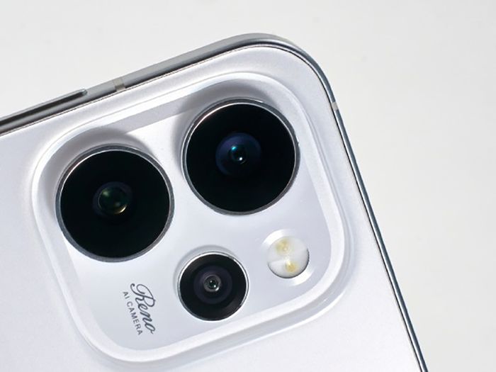 Reno15 phiên bản Trung Quốc sẽ chú trọng vào khả năng chụp ảnh của camera.