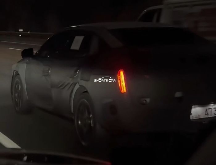 Hyundai Elantra 3.jpg