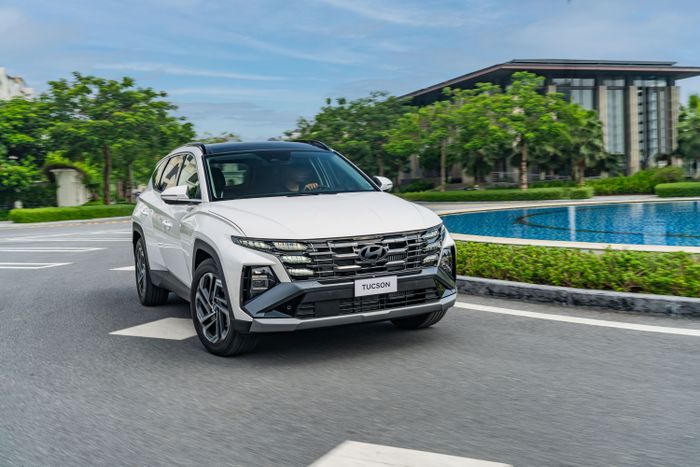 Hyundai Tucson.jpg