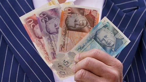 4 con giáp đón nhận tài lộc vào ngày 15/11/2025